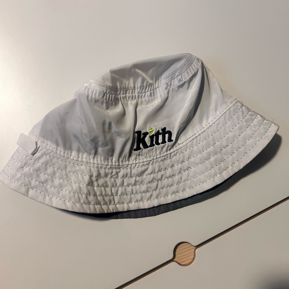 Reversible kith bucket hat.